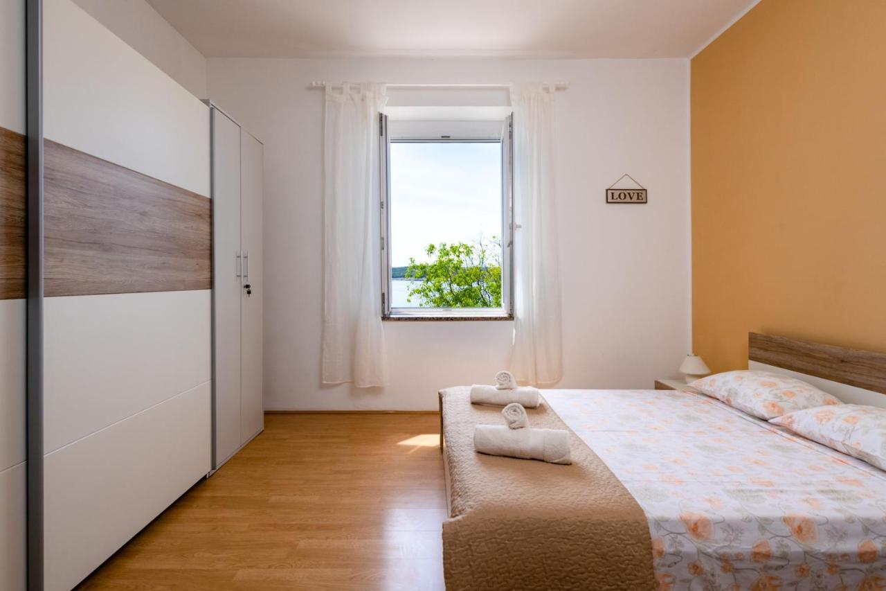 Apartment Dobric Koromačno Exterior foto