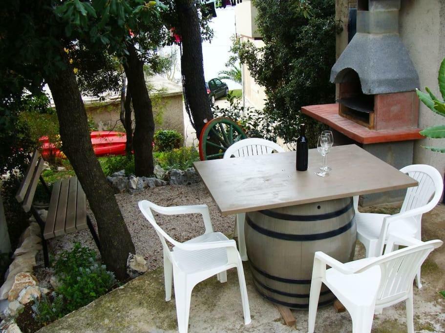 Apartment Dobric Koromačno Exterior foto